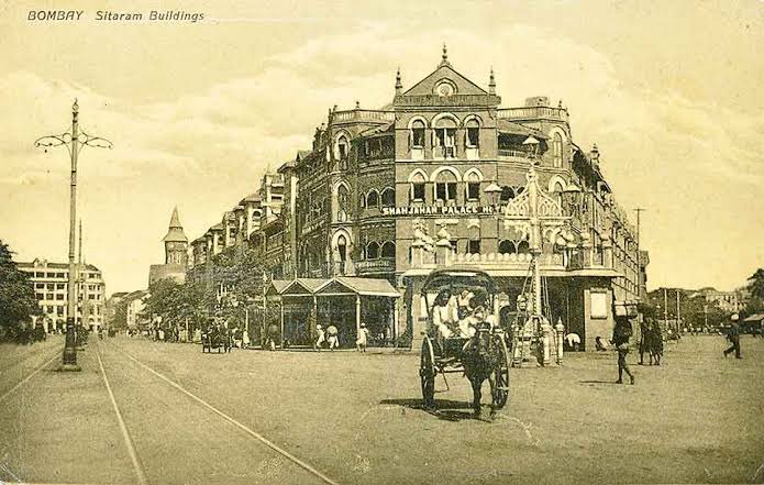 MumbaiLocalX's tweet photo. PIC - 13

ऐतिहासिक मुंबई । Historical Mumbai

सिताराम बिल्डिंग । Sitaram Building, Mumbai  1900 

#MumbaiMeriJaan https://t.co/YDHgGm8405