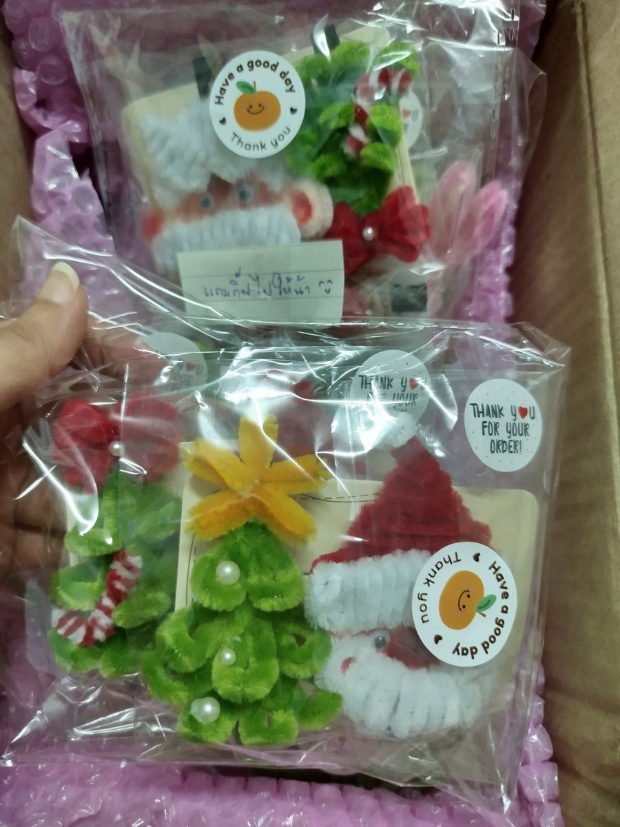 DearKarin_'s tweet photo. เปิดกล่องมาคืออึ้งเลย✨🎁 Gift for me แฮปปี้คริสต์มาสเดย์สุด ๆ🍀🤶🏻 สนับสนุนงานฝีมือ อุดหนุนร้านนี้กันเยอะ ๆ นะคะ แม่ค้าน่ารัก #Lalidareview https://t.co/bl3Ytvfufg