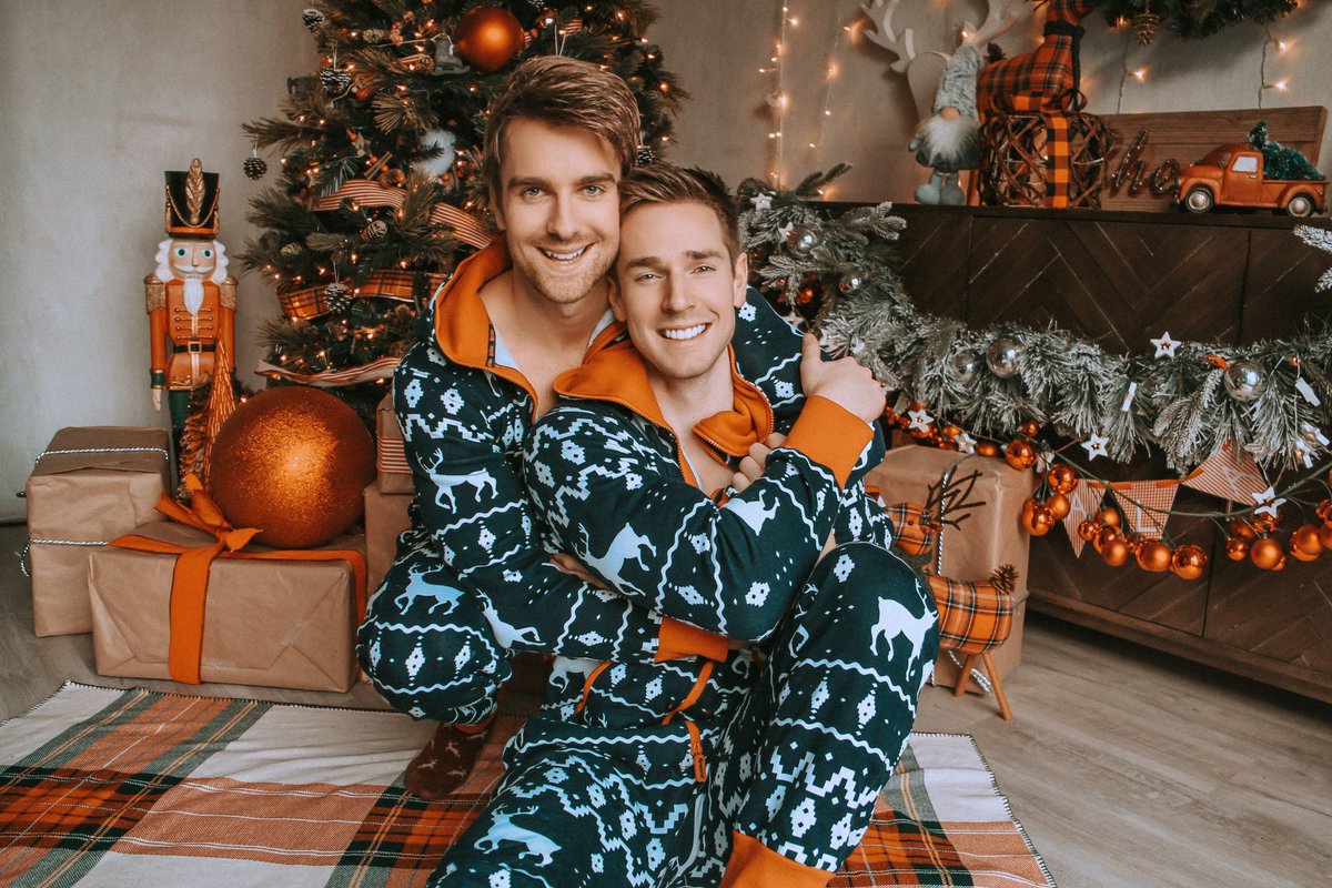 scottydynamo's tweet image. Merry Christmas! ❤️💚🎁