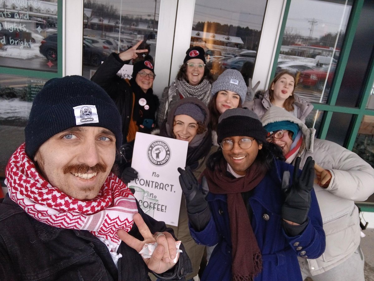 WorcDSA's tweet image. From Charlton to Gardner and Worcester to Westford, we've been proud to join Amazon @Teamsters and @SBWorkersUnited in solidarity and in the struggle — behind the bar and the wheel, in the warehouse, and on the picket line