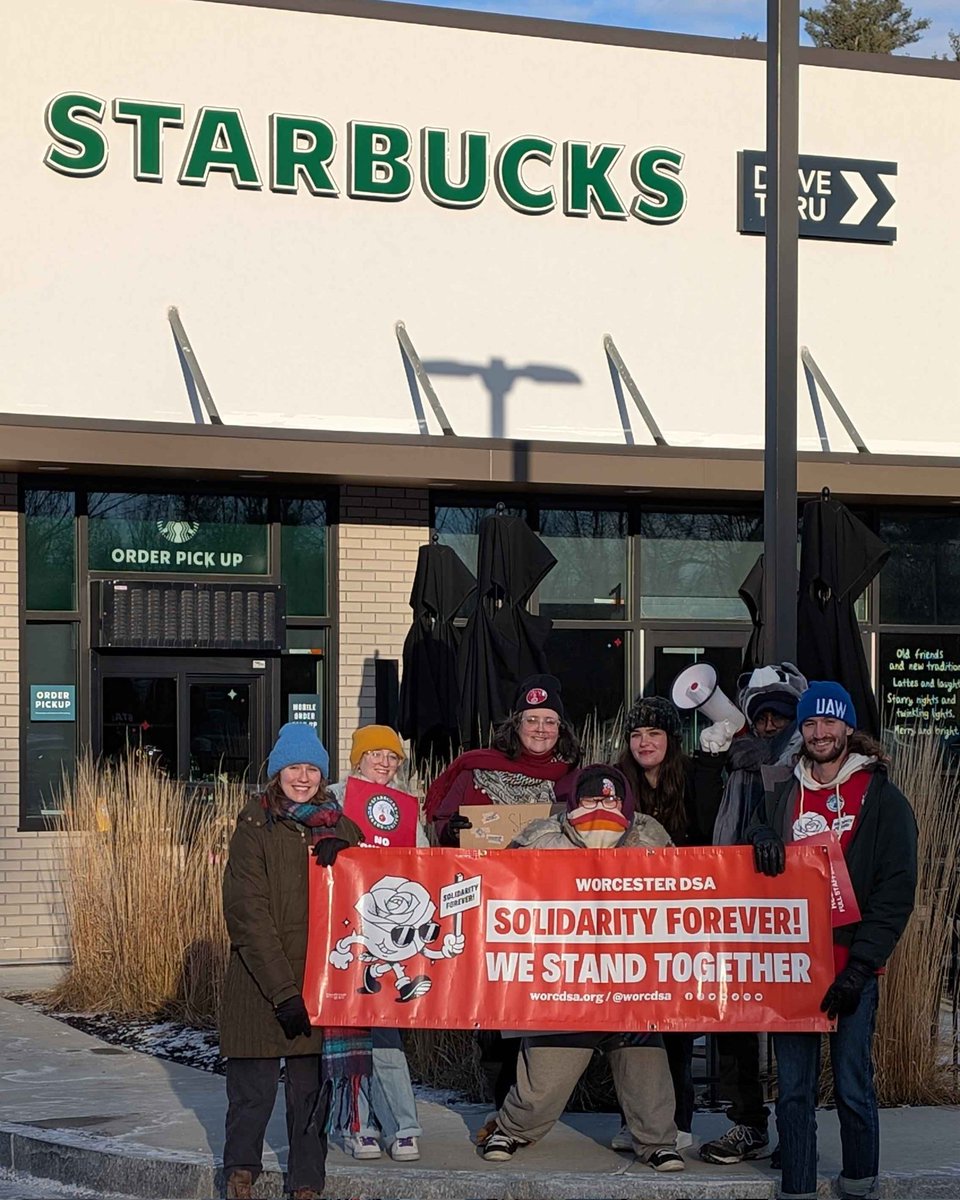 WorcDSA's tweet image. From Charlton to Gardner and Worcester to Westford, we've been proud to join Amazon @Teamsters and @SBWorkersUnited in solidarity and in the struggle — behind the bar and the wheel, in the warehouse, and on the picket line