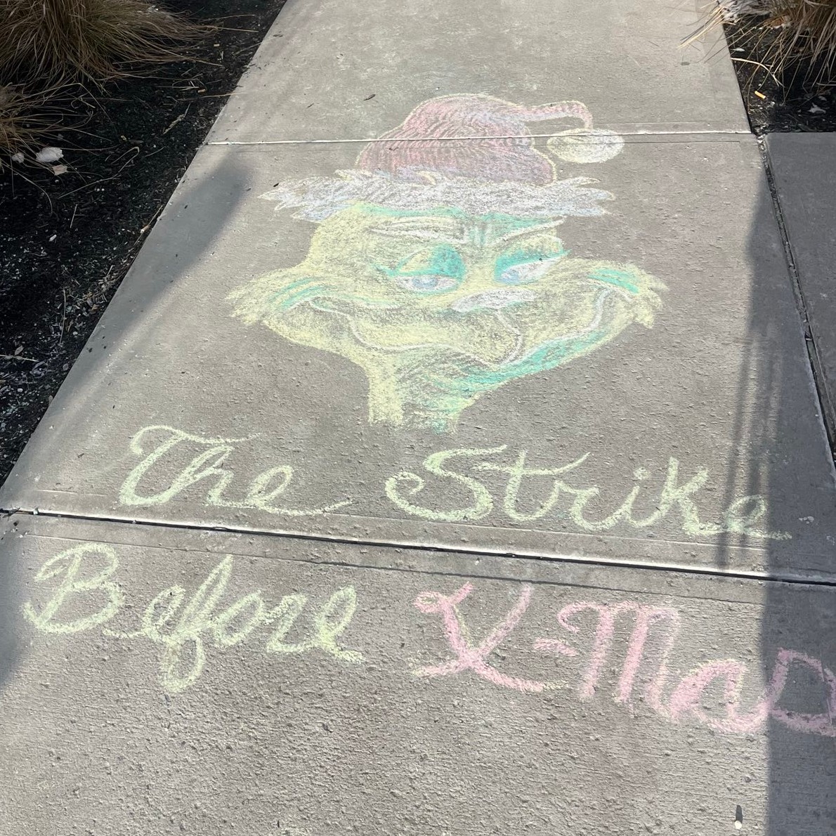 WorcDSA's tweet image. From Charlton to Gardner and Worcester to Westford, we've been proud to join Amazon @Teamsters and @SBWorkersUnited in solidarity and in the struggle — behind the bar and the wheel, in the warehouse, and on the picket line