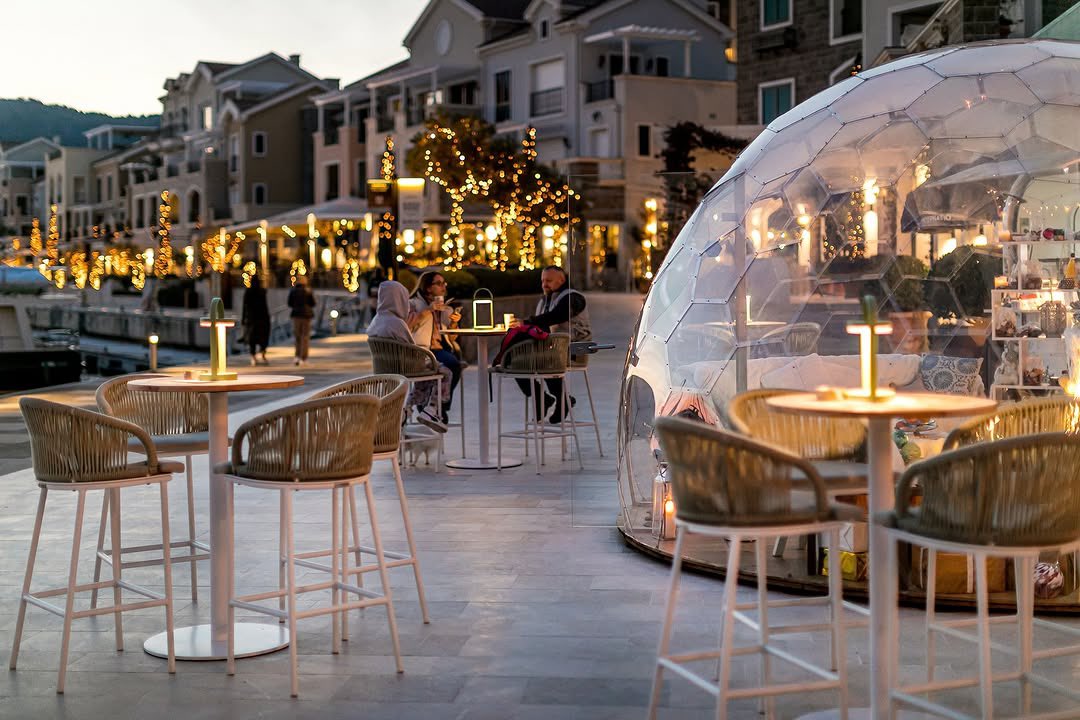 Enjoy the magic of the season! ✨
Happy holidays! 🎄

#myguidemontenegro 
📸 @lblm_lusticabay