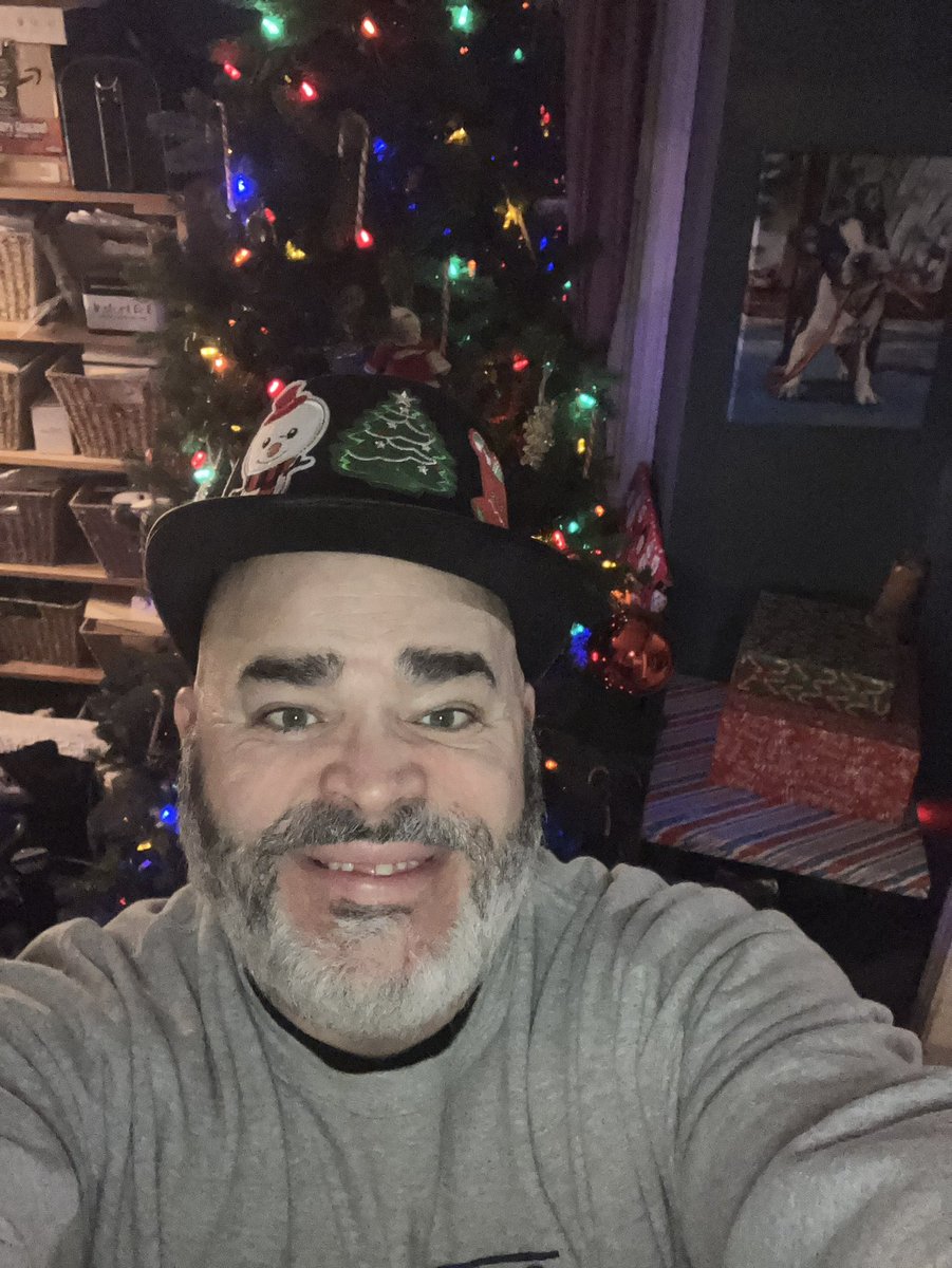 keithykeith's tweet image. Merry Christmas!
:)