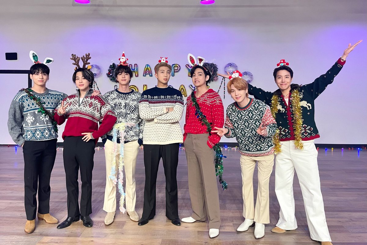 DashLeina's tweet photo. Merry Christmas to my favorite seven &amp; to all ARMY's out there. Mahal ko kayooo. https://t.co/TysDGaIVQD