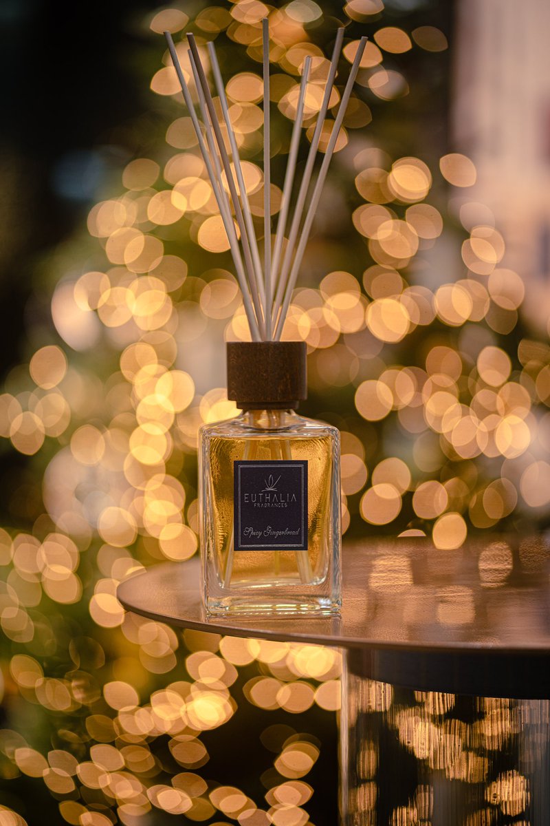 euthaliafrag's tweet photo. Happy Scented Christmas everyone! 🤍🎄

Euthalia Fragrances, Luxury Scented Emotions 💫

#EuthaliaFragrances #Genova #ChristmasDay https://t.co/2bBP7IpuxE