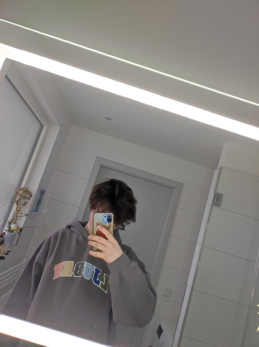 swiper 🚩 tweet media