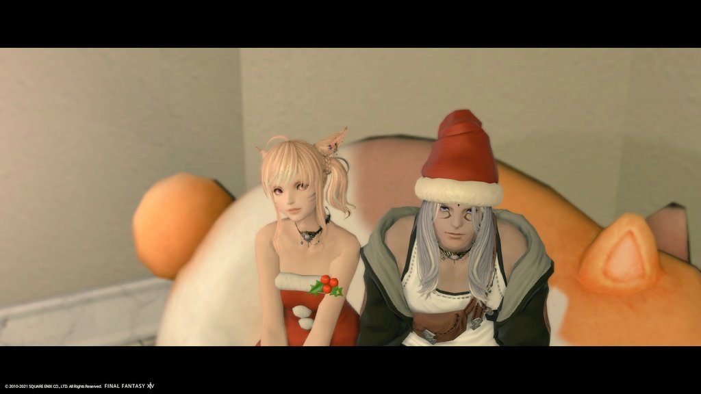 Vivi__Rui's tweet photo. クリスマスにようやく星芒祭やれた🥳
一応クリスマスがエタバンの日というのもあって、アニバンはしていないけどドレスでもパシャリ📸
3枚目は3���前の初めてのFF内でのクリスマス…！
まさか今年リアルで一緒にクリスマスパーティできるなんて夢のようでした👩‍❤️‍👨
#FF14SS #ffxivgpose https://t.co/MNRAdwqWNb