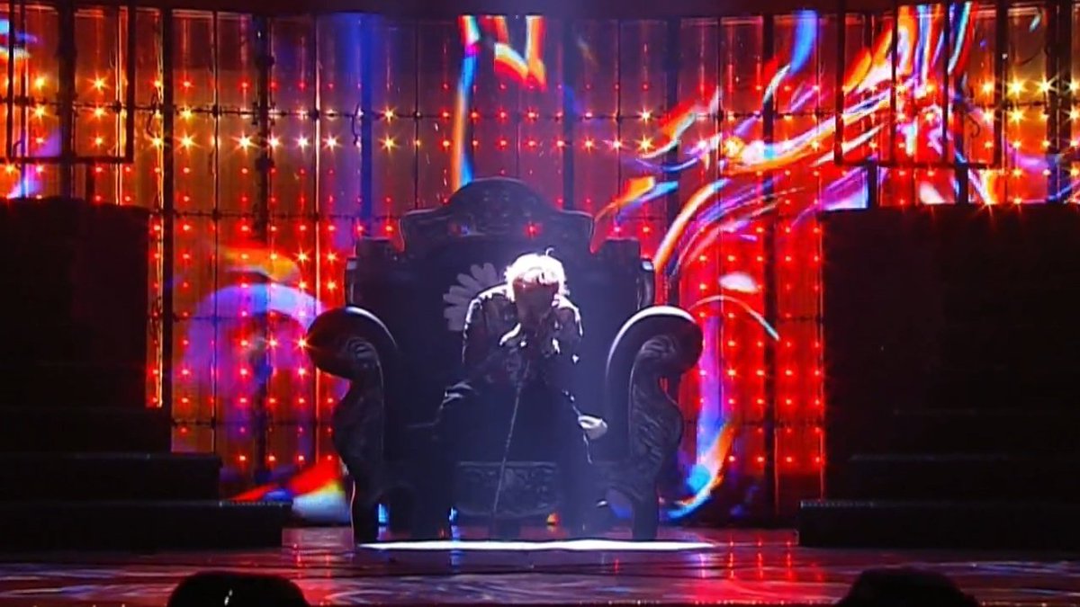 8KLIFE's tweet photo. G-Dragon performance at SBS Gayo 2024 🔥 https://t.co/csdBI9FDYp
