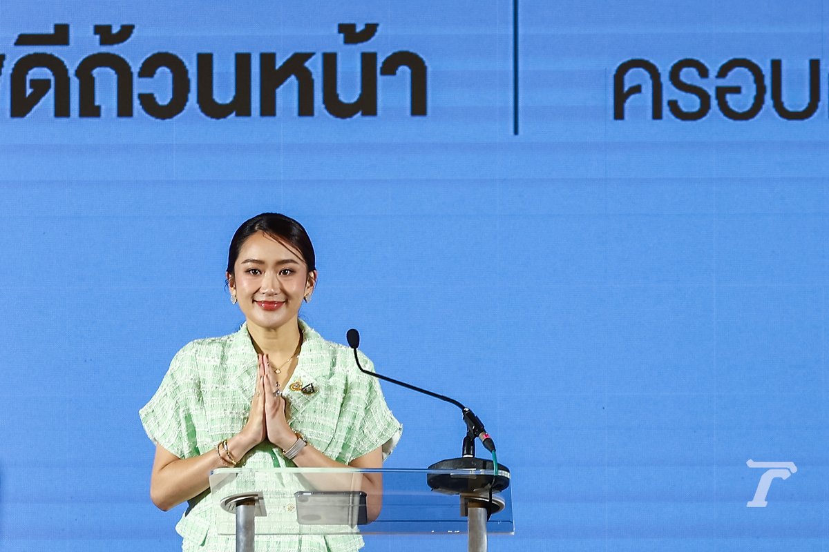 Thairath_News's tweet photo. นายกฯ Kick Off 30 บาทรักษาทุกที่⁣
⁣
นางสาวแพทองธาร ชินวัตร นายกรัฐมนตรี เป็นประธานในพิธีเปิดงาน “Kick off 30 บาท รักษาทุกที่ เพื่อคนไทย สุขภาพดีถ้วนหน้า ระยะที่ 4 ครอบคลุมทั่วประเทศ 1 มกราคม 2568” 

พร้อมด้วย นายประเสริฐ จันทรรวงทอง รองนายกรัฐมนตรีและรัฐมนตรีว่าการกระทรวงดิจิทัลเพื่อเศรษฐกิจและสังคม นายสมศักดิ์ เทพสุทิน รัฐมนตรีว่าการกระทรวงสาธารณสุข ผู้บริหารระดับสูงกระทรวงสาธารณสุข ที่ตึกสันติไมตรี ทำเนียบรัฐบาล /25 ธันวาคม 2567⁣
⁣
ภาพ: ธนัท ชยพัทธฤทธี⁣
#นายกอิ๊งค์ #30บาทรักษาทุกที่ #ไทยรัฐออนไลน์ #ThairathPhoto