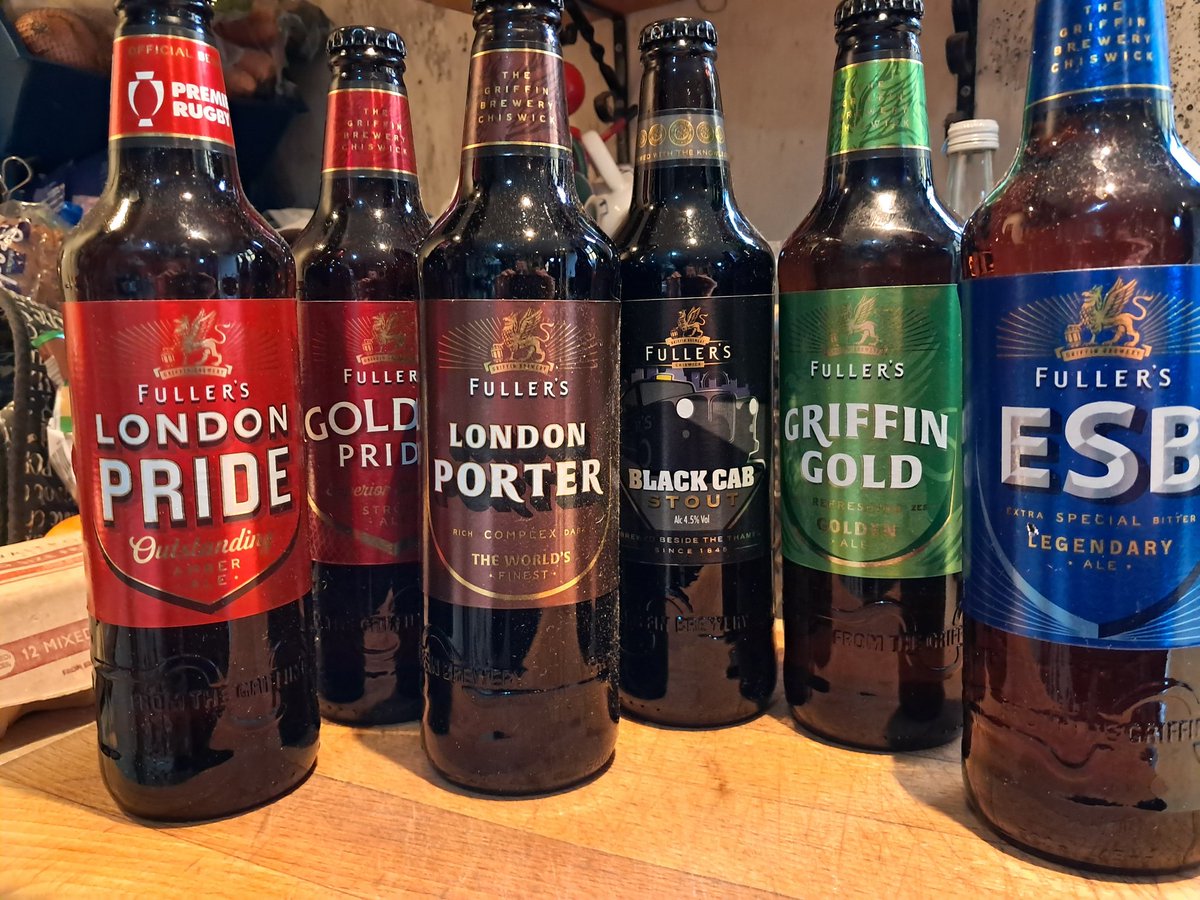 Cornercotcook's tweet image. Really well stocked for three of my favourite breweries! Which one to choose for Christmas? Decisions...decisions. @ChilternBrewery @FullersBrewery @PaulanerPresse