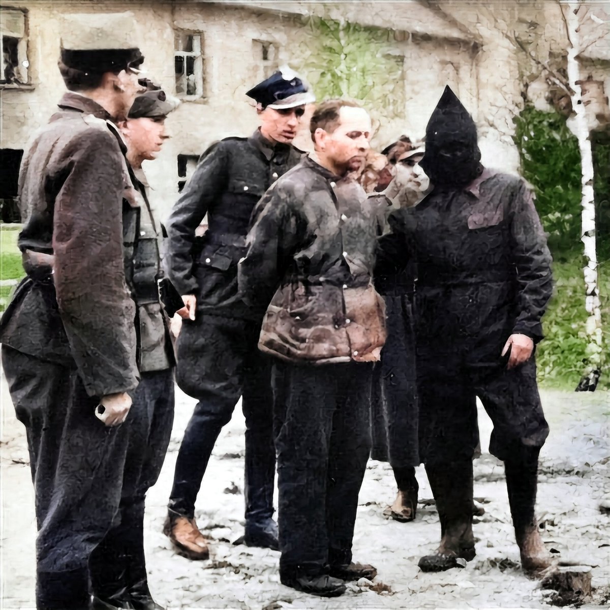 HR_AB1's tweet photo. Rudolf Höss, the commandant of Auschwitz, was hanged on 16 April 1947 https://t.co/xMEAp7mxWV