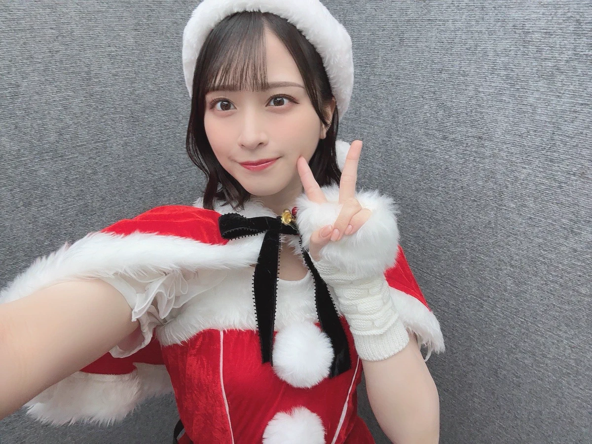 佐々木舞香　直筆　サンタ2024衣装　ヨリ GfpGn18bkAACqF4?format=webp&