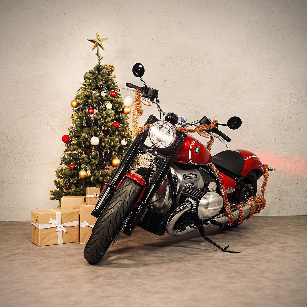 Merry Christmas from the Vines Motorrad family! ✨🎄

To all the riders and adventurers, we wish you a festive season filled with joy and open roads. Visit our website to explore the latest in BMW Motorrad, and let the journey continue.