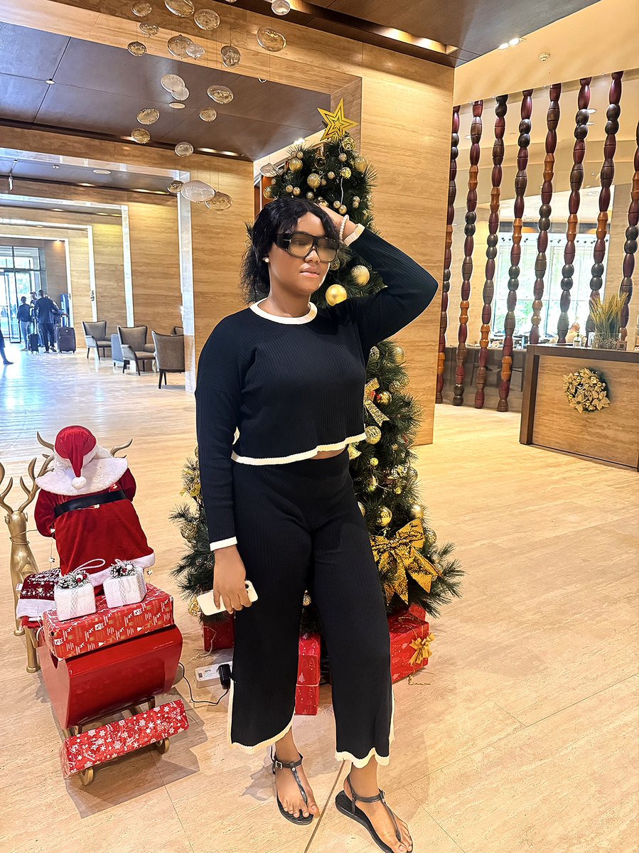 dope_addy's tweet photo. MERRY CHRISTMAS Y’ALL 🎄🦋❤️ https://t.co/CzFR1kukAC
