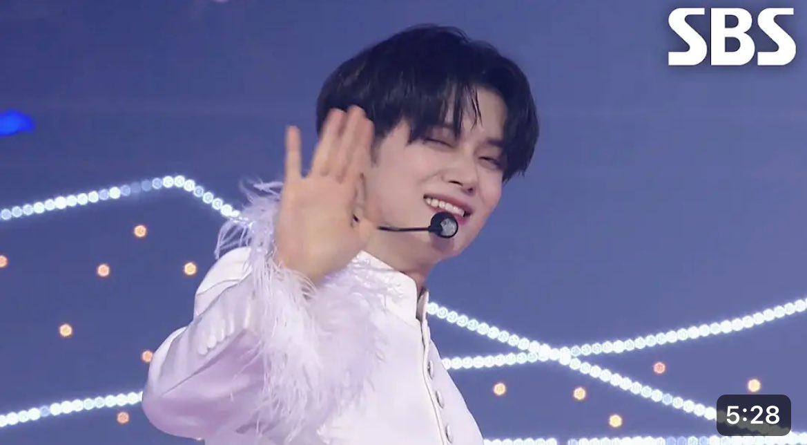 TXT_JPfanbase's tweet photo. 𝒀𝒐𝒖𝑻𝒖𝒃𝒆 ▶️┋241225
2024 SBS歌謡大典
#GGUM
🔗https://t.co/2zqPizYmpC
#FortyOneWinks #OverTheMoon
Holiday ver.
🔗https://t.co/zHjfAdRZsh
TXT AT SBS GAYO DAEJEON
#TXTatSBS가요대전
YEONJUN GGUM GAYO DAEJEON
#ChristmasWithMCYeonjun https://t.co/WvHhCXX3K6