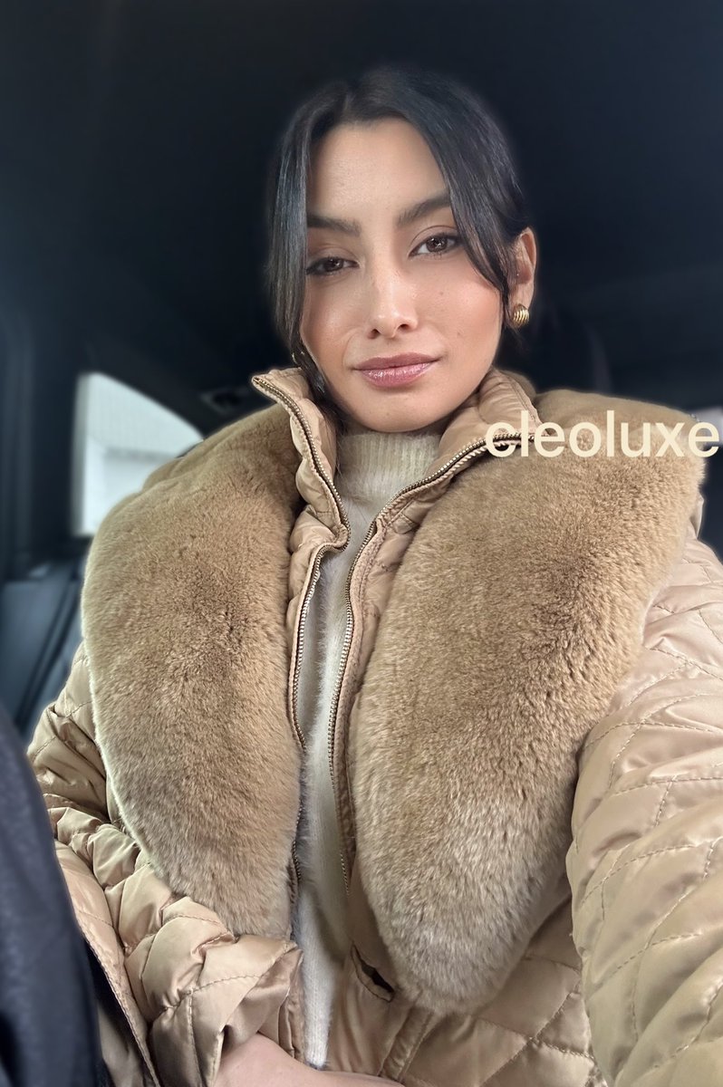cleoluxe's tweet photo. Happy Xxxmas findom 💋 time to send 🖤 https://t.co/XRogjXSyRm