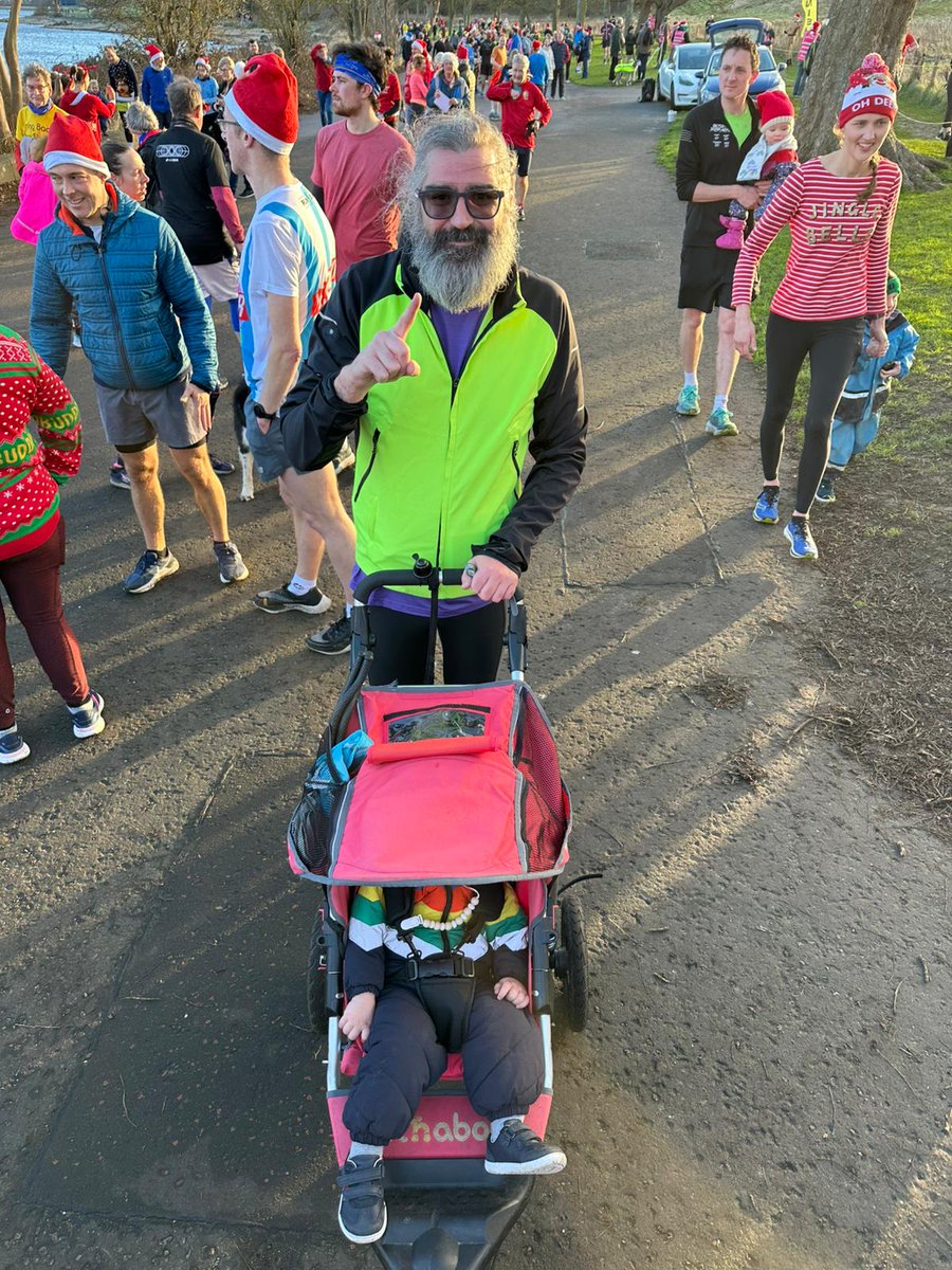 Solifugo's tweet photo. Parkrun navideño y Gilicombo I completado en la mejor compañía 🚼 #gilicombo @gilicombo https://t.co/rhQEjfz0Sz