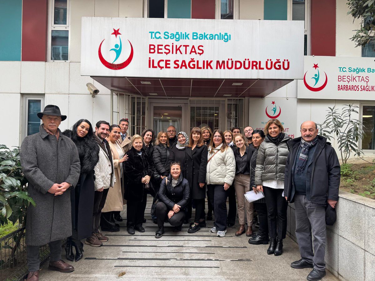 Beşiktaş İlçe Sağlık Müdürlüğümüzün nezdinde, Beşiktaş Muhtarlarımızla, ilçe vatandaşlarımızın daha sağlıklı bir hayat sürdürebilmeleri hakkında verimli bir toplantı gerçekleştirdik. 

HER ŞEY SAĞLIKLI BEŞİKTA İÇİN 

<a href="/tcbesiktas_/">Beşiktaş Kaymakamlığı</a>  <a href="/Besiktasilcesag/">Beşiktaş İlçe Sağlık Müdürlüğü</a> #BeşiktaşMuhtarları