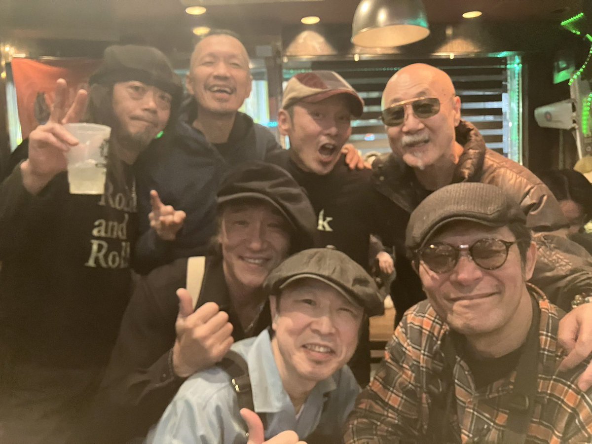 master_kimura's tweet photo. Kiethさんと。
#ARB
#KIETH
#西荻窪リンダガレージ
#木村秀穂
#ナオミアンドチャイナタウンズ
#口石和人
#井垣宏章
#田中タツジ
#俺嬉しそう https://t.co/8wMDVrbKPJ