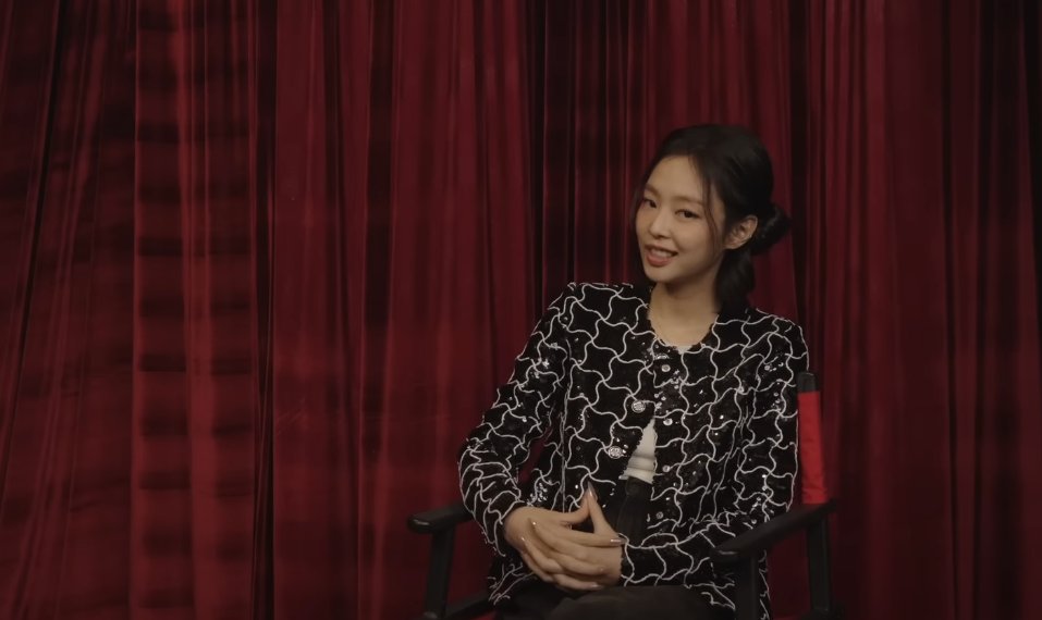 NEWSJENNlE's tweet photo. #JENNIE confirms that there will be two featured artists in her upcoming album next year. https://t.co/YAyM14R8DA