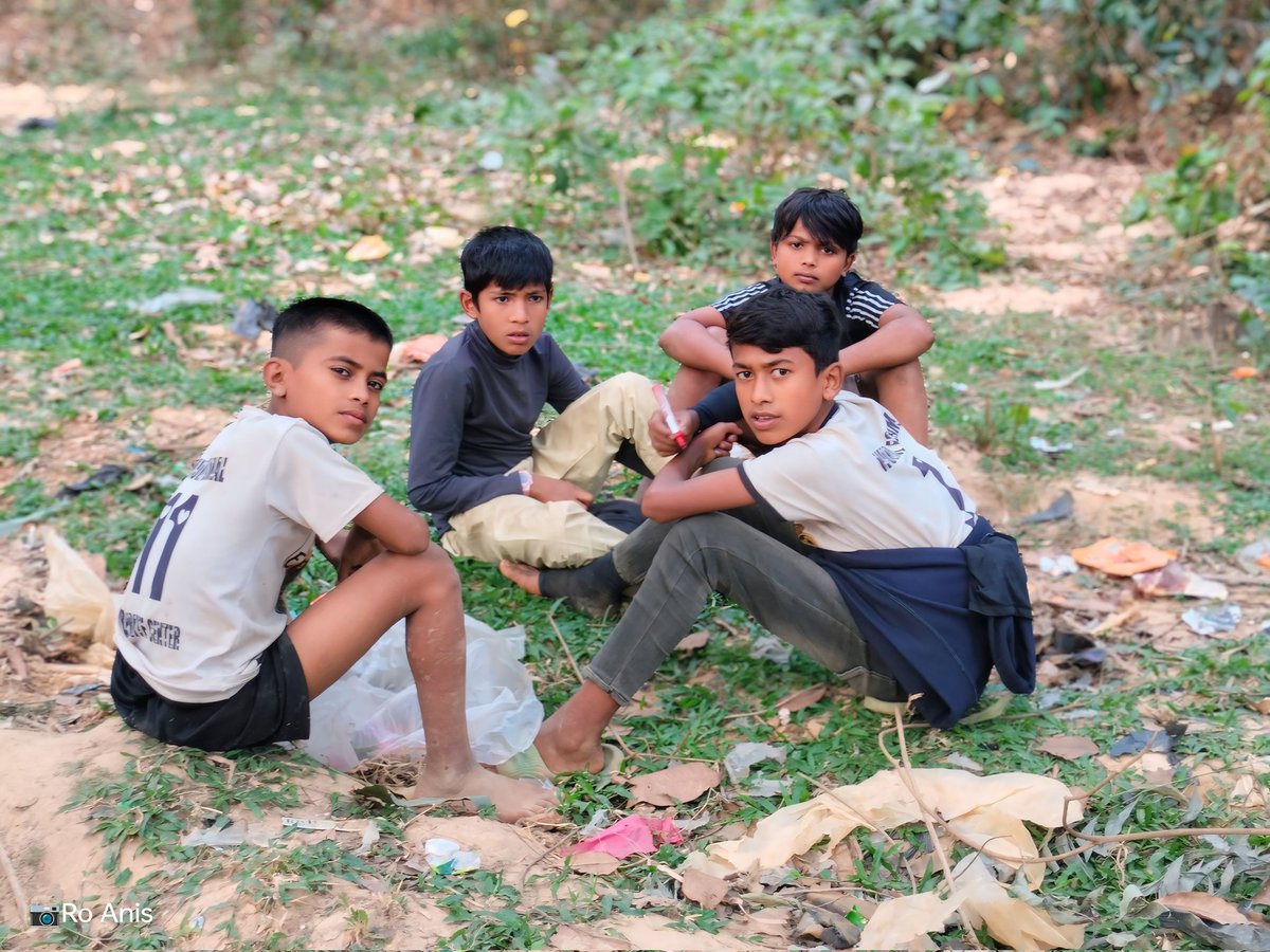 abdumonab59340's tweet photo. Today , four rohingya refugee children with discussion ludoking game.
#CampLives
#Education #Life
#rohingyahistory #childrenlife
#rohingyafuture
#Rohingyatographer
#rohingyadocument
#Life #Skills https://t.co/bLp20vch13