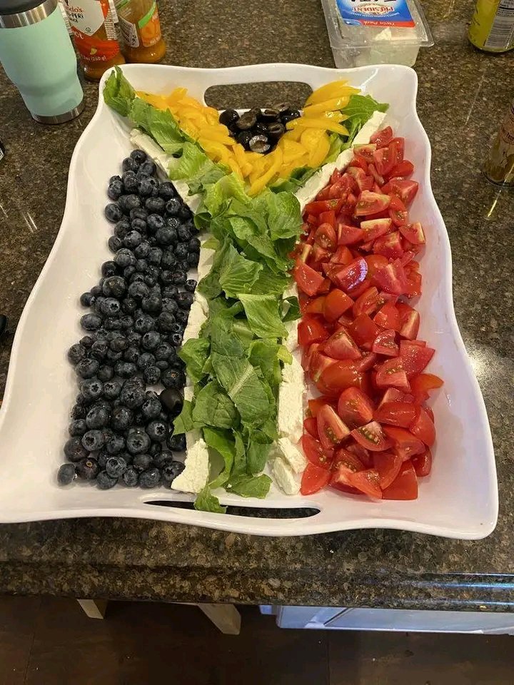 RSADnaThreads's tweet image. Merry Christmas 🎅 to all, share your todays dish with us 😌what are you eating?
#DebonairsPizza #KabeloDlamini #BlackBrainPictures #WeRemainHumble #Esgodini #Musa #Makgopa #FloydShivambu #Oppenheimer #Dupont