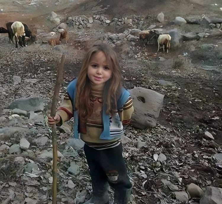 neredeyse her türküye eşlik ettiğim için arkadaşlarımın gözünde ben