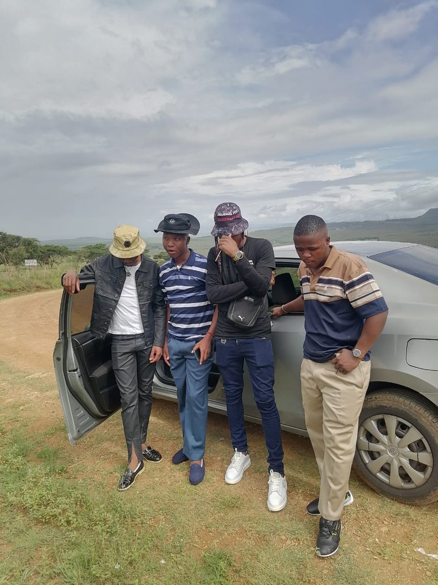 SboneloShende's tweet photo. Ngiyofa Lakufa khona ibandla 🙏🙏 https://t.co/uRmvfvaXhv