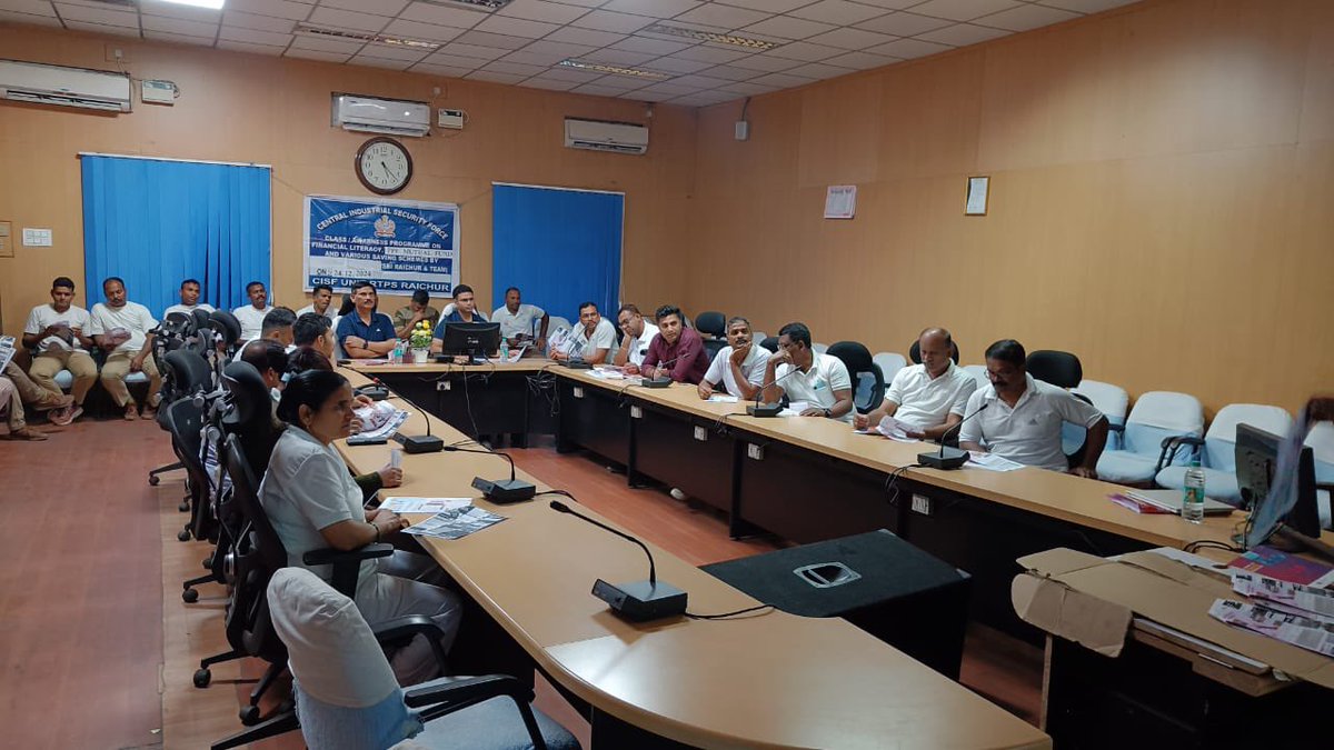 CISFSouth's tweet image. A Financial Literacy session conducted at CISF Unit RTPS Raichur to promote smart money management with an aim to instill a sense of saving for future needs and emergencies. Together, let&apos;s build a financially secure future
#FinancialLiteracy #CISF #SaveForTheFuture @CISFHQrs