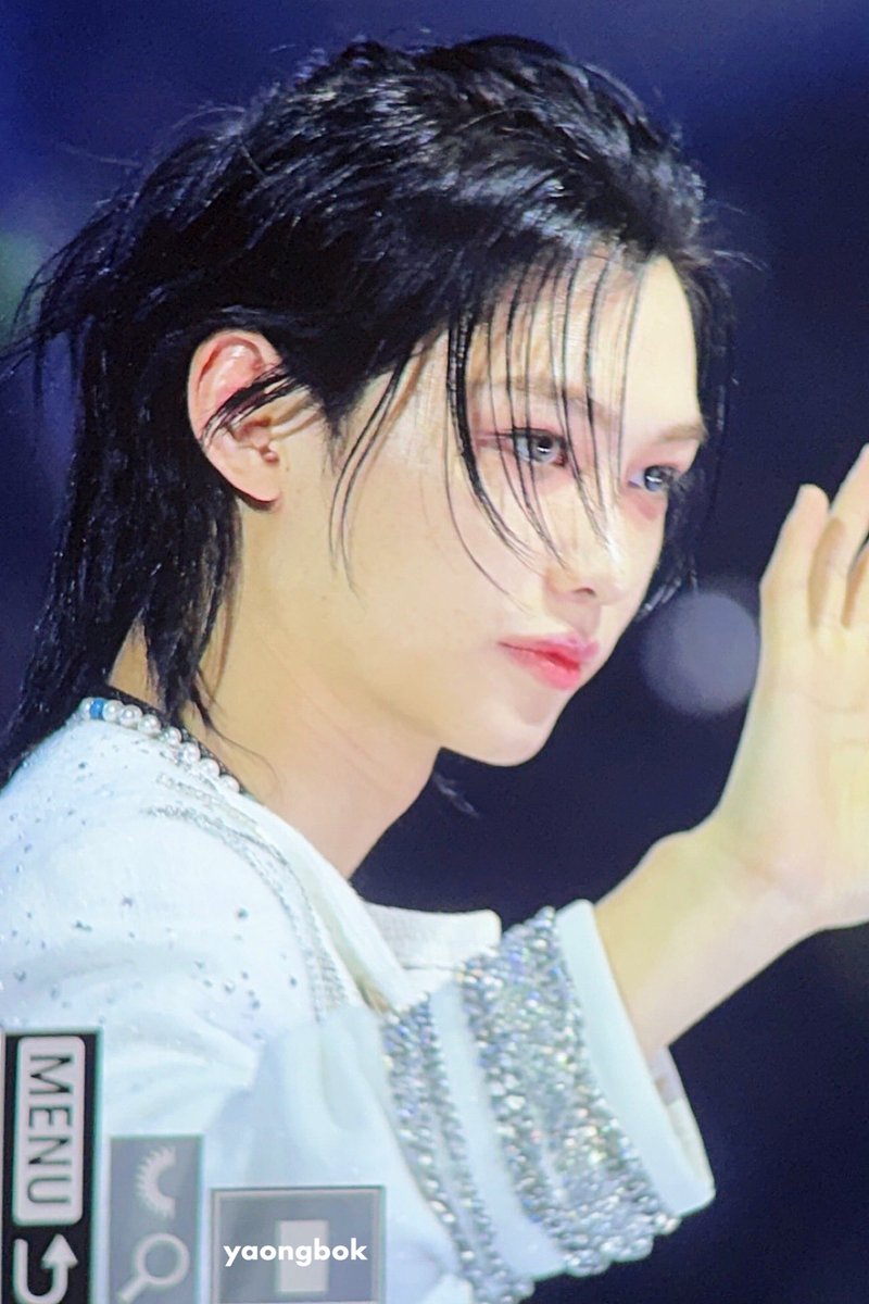 yaongbok915's tweet photo. 241225 가요대전🐈‍⬛

#필릭스 #Felix #StrayKids #용복 https://t.co/1hLsgXdcuE