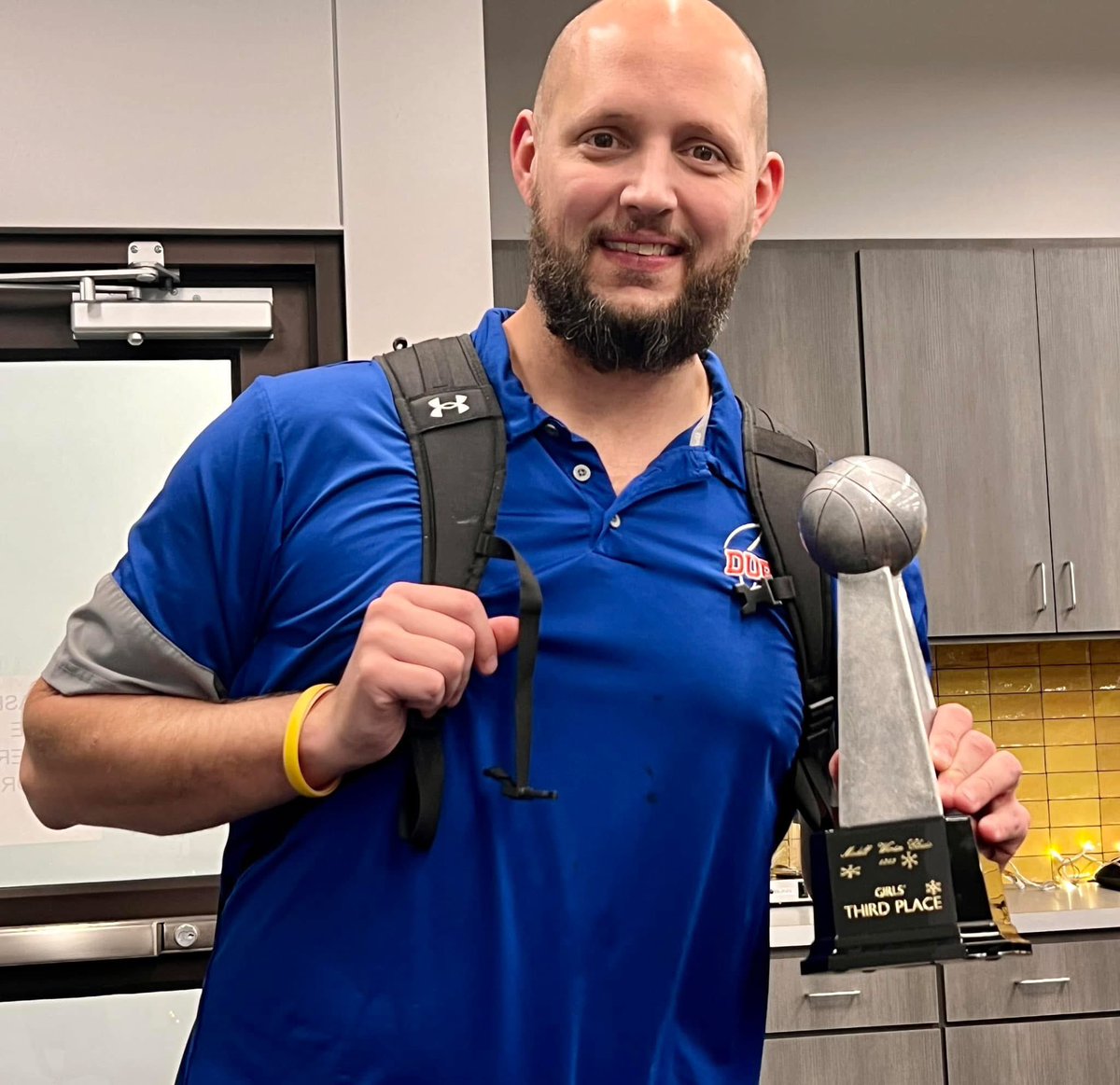 We are devastated by the tragic loss of Durant high school basketball coach Will Robinson and a family member.

Will was an outstanding  coach and  the ultimate “family man”  to his players 

My thoughts to the Robinson’s including Tony..

 “Coach Rob”will be missed.