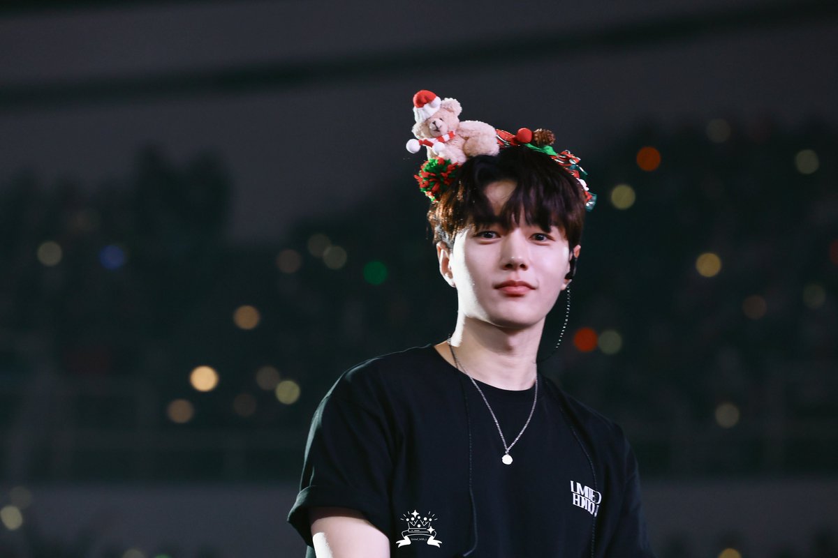 Growl_With_L's tweet photo. INFINITE CONCERT: LIMITED EDITION 

🔔🔔메리 크리스마스🎄🍬🍫💕

#김명수 #myungsoo  #엘 #명수 
#ミョンス #エル #金明洙
#INFINITE #인피니트 https://t.co/JjHIDuvZJw