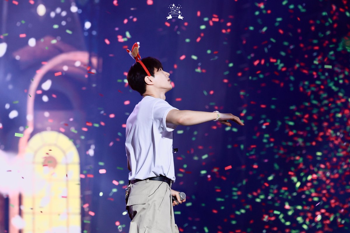 Growl_With_L's tweet photo. INFINITE CONCERT: LIMITED EDITION 

🔔🔔메리 크리스마스🎄🍬🍫💕

#김명수 #myungsoo  #엘 #명수 
#ミョンス #エル #金明洙
#INFINITE #인피니트 https://t.co/JjHIDuvZJw