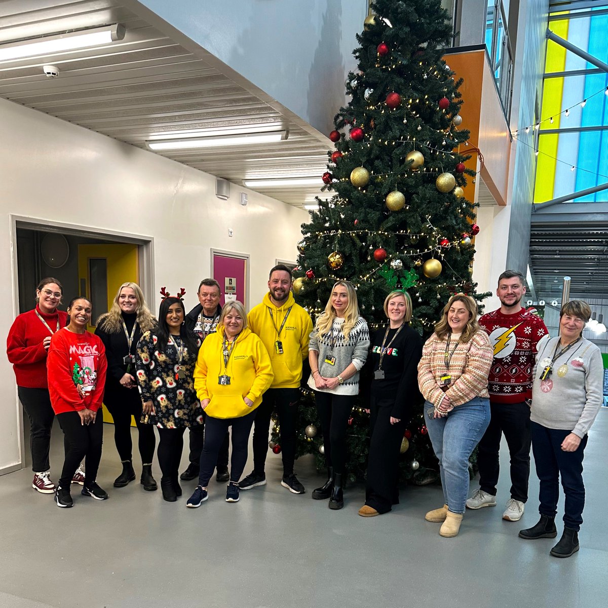 Merry Christmas from Team Mahdlo! Thank you to all of our incredible team, patrons and supporters and last but certainly not least - our young people and their families. Here's to another year of fun, friendships and memories to be made. 😊🎄