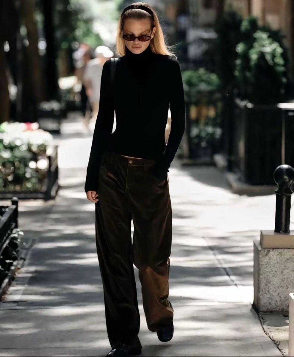 blairssys's tweet photo. Time to get a long sleeve high neck basic… https://t.co/9wuI6KcXnh