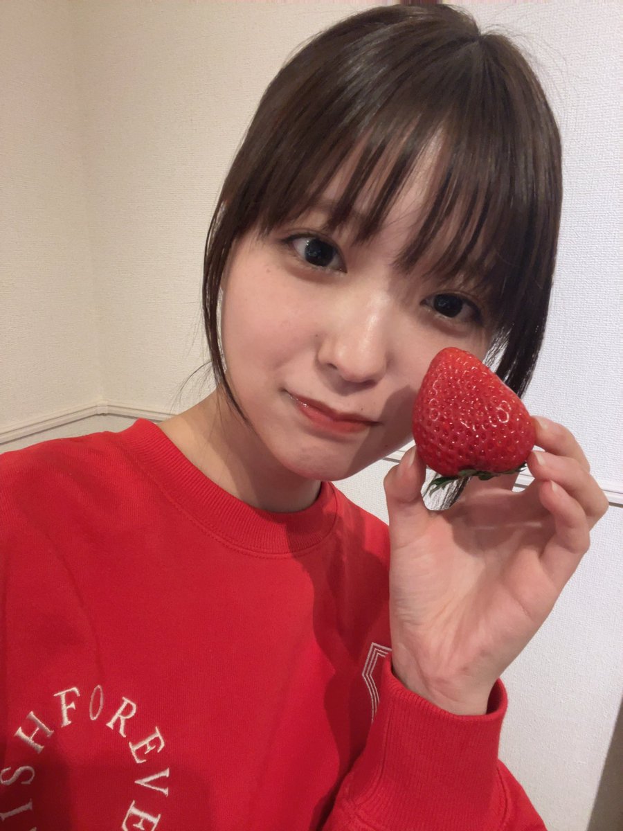 p_miokudo's tweet photo. 🎄🎅
母のお誕生日お祝いできました🎂
クリスマスは赤着たくなるよねぇ https://t.co/5BYKtdMvEb