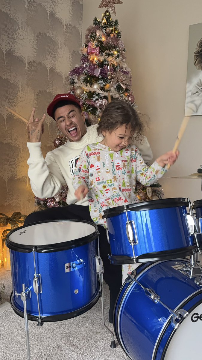 Happy holidays 🎄 love and blessings to you all ❤️🙏🏾