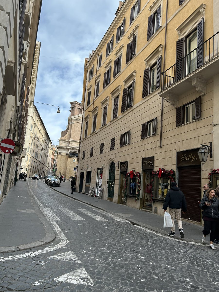 Literature815's tweet photo. イタリアすごい… https://t.co/uLLI75qal6