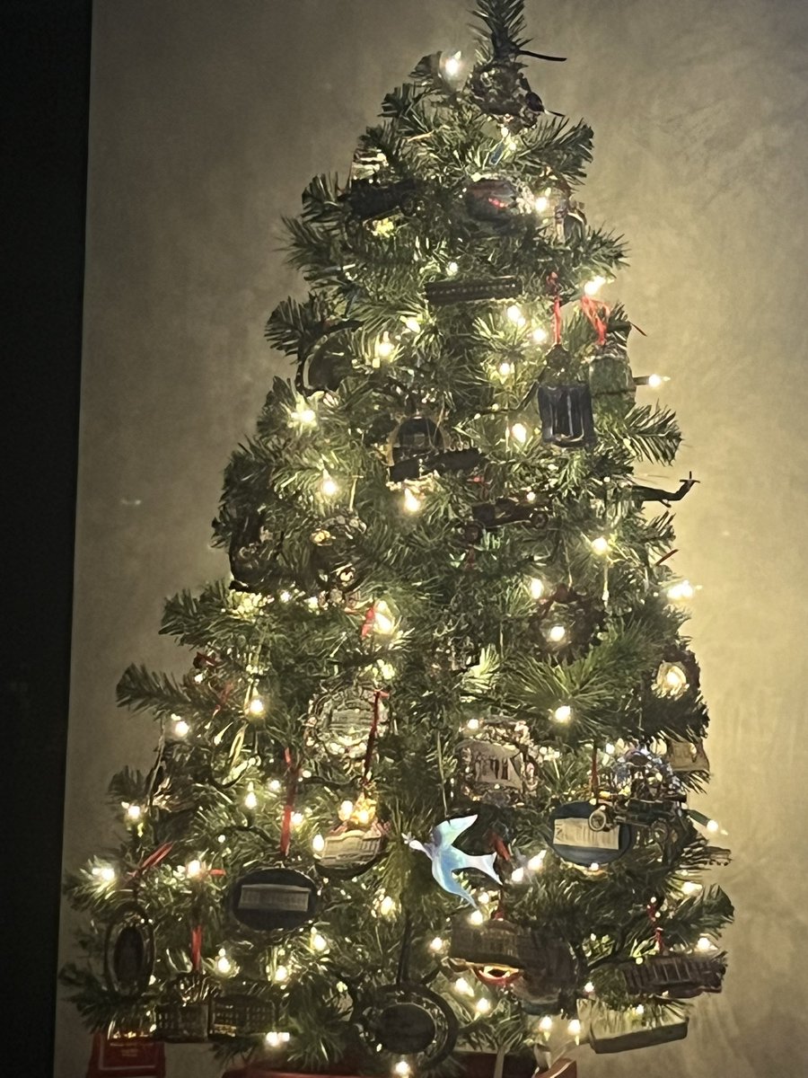 Merry Christmas #OVEmmy friends. Wishing you all a wonderful day. Merry Christmas 🎄🎁