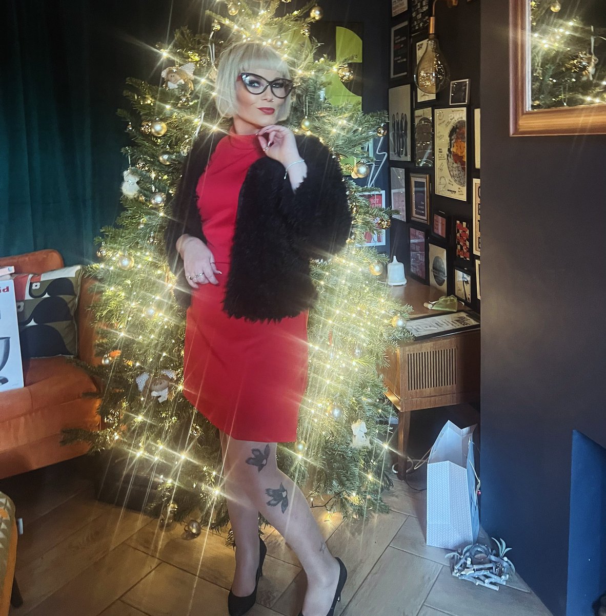 Love a little Christmas dress up!

Happiest of Christmases to you all. I hope you spend it with those dear to you. If for whatever reason it isn’t the day you had hoped for I hope you have the strength to see you through xx 

#happychristmas #christmas