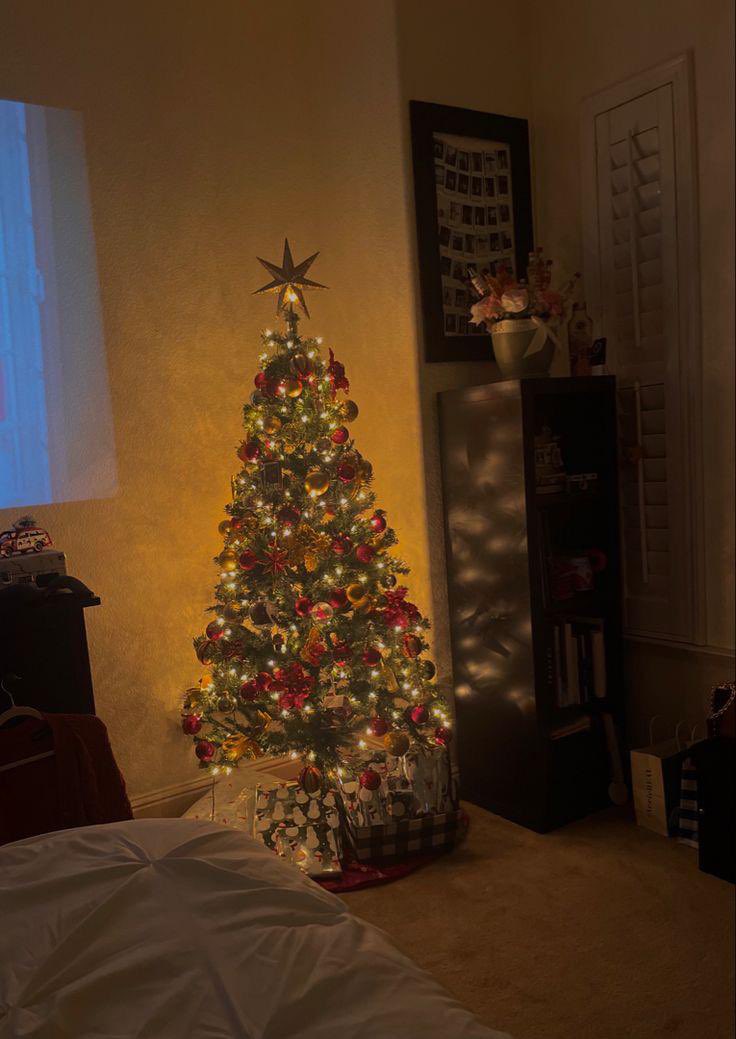 saigebriggs213's tweet photo. Merry Christmas to y’all 🎅🎄❤️‍🩹 https://t.co/AAog2QVe3x