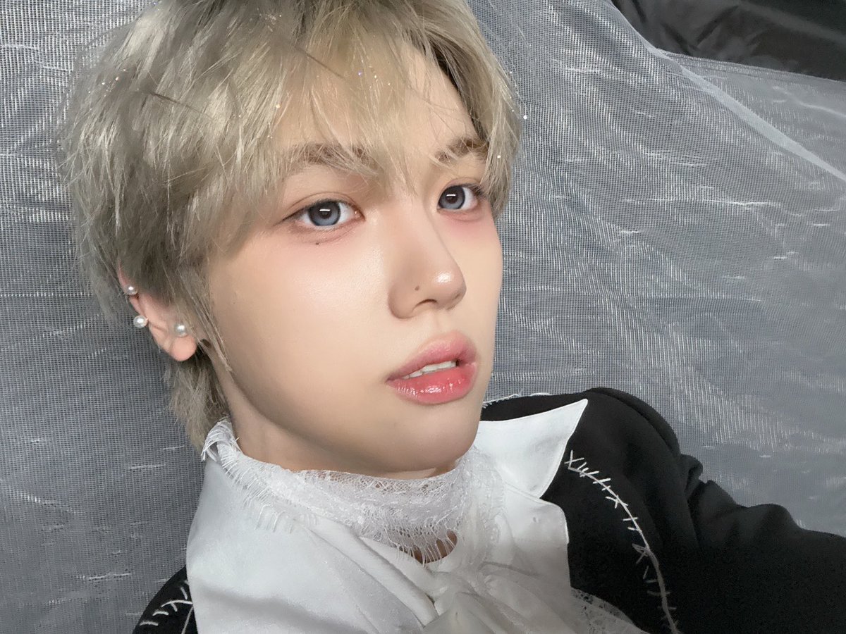 CRAVITY_twt's tweet photo. 🫶🎄
#성민 https://t.co/OIHp4aGUeM