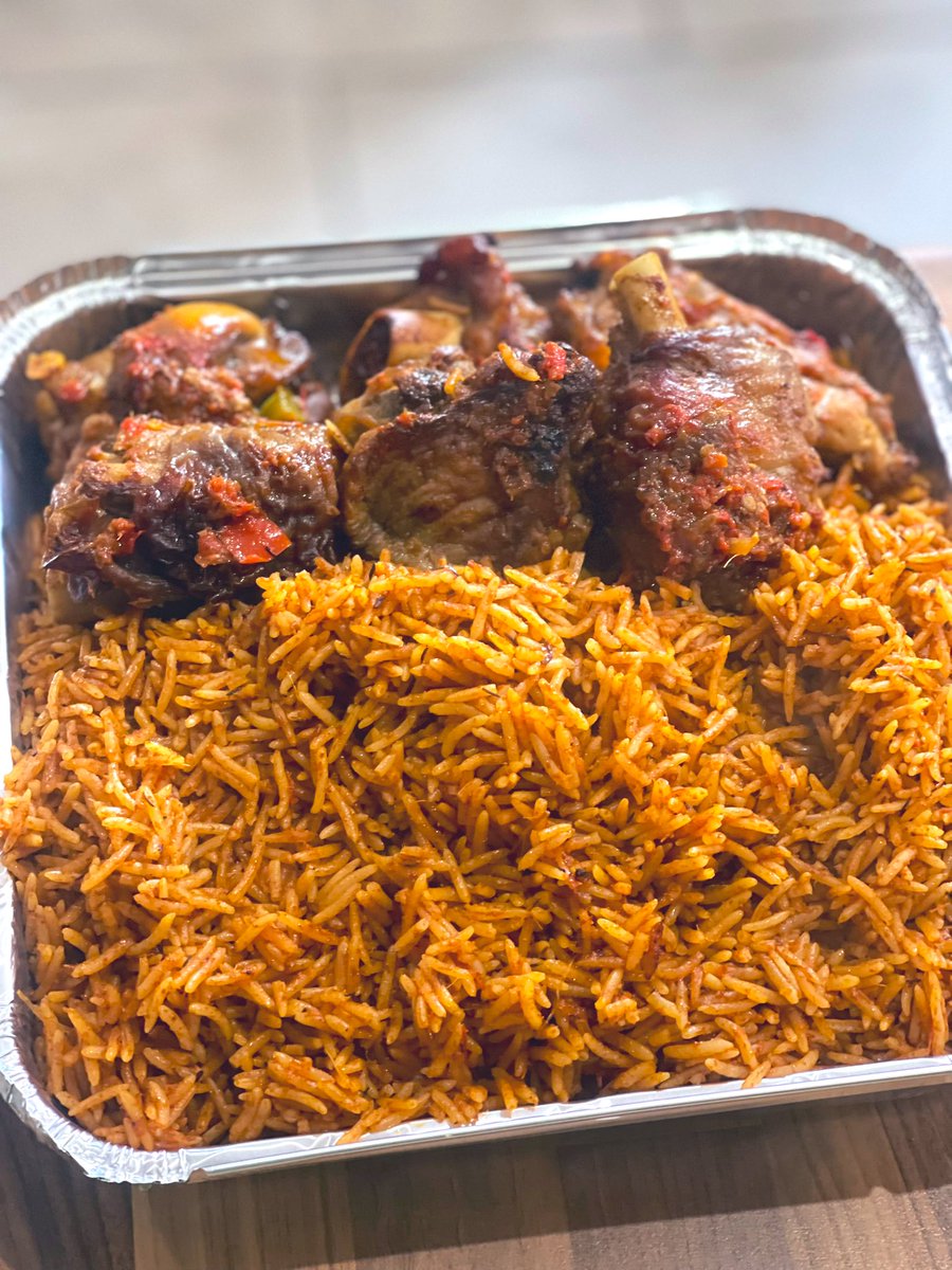 OmotayoNafy's tweet photo. I had so much orders for Christmas food that I had to turn down 2 last night. The fact that I didn’t take this food thing seriously, I just enjoy doing it but it’s been going so well for two months now. Thank you for your patronage my Derby people. Merry Christmas 🙏🏼 https://t.co/YwcZNGoQKJ