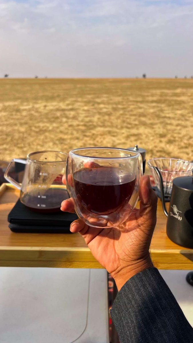 نبِقى على مَ قيل والعّلم مرَدود 
حنا بـدُو لو مستــٌونا حضاري