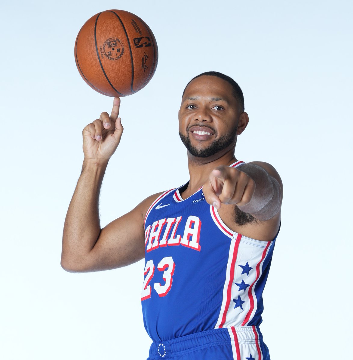 Join us in wishing <a href="/TheofficialEG10/">Eric Gordon</a> of the @Sixers a HAPPY 36th BIRTHDAY! #NBABDAY
