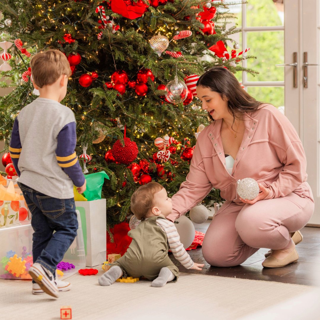 ZomeePump's tweet photo. 🎄✨ Wishing you a season filled with love, joy, and precious moments! From our Zomee family to yours, Happy Holidays! ❤️🎁 https://t.co/w3lStBUmRs