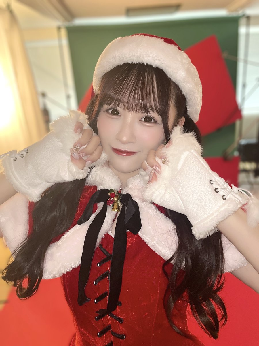 otoshima_risa's tweet photo. Merry Christmas🎄🎁 https://t.co/0JX1MzMJMV