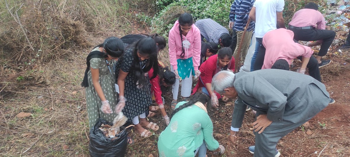 CTUAP_VZMAP's tweet photo. Cleanliness Drive Held at CTUAP on 18.12.2024

A cleanliness drive was organized at the Central Tribal University of Andhra Pradesh (CTUAP), covering the university premises and the CTUAP canteen. The respected Vice Chancellor, Professor T.V. Kattimani, along with all the Deans https://t.co/9mxxo1DDIq