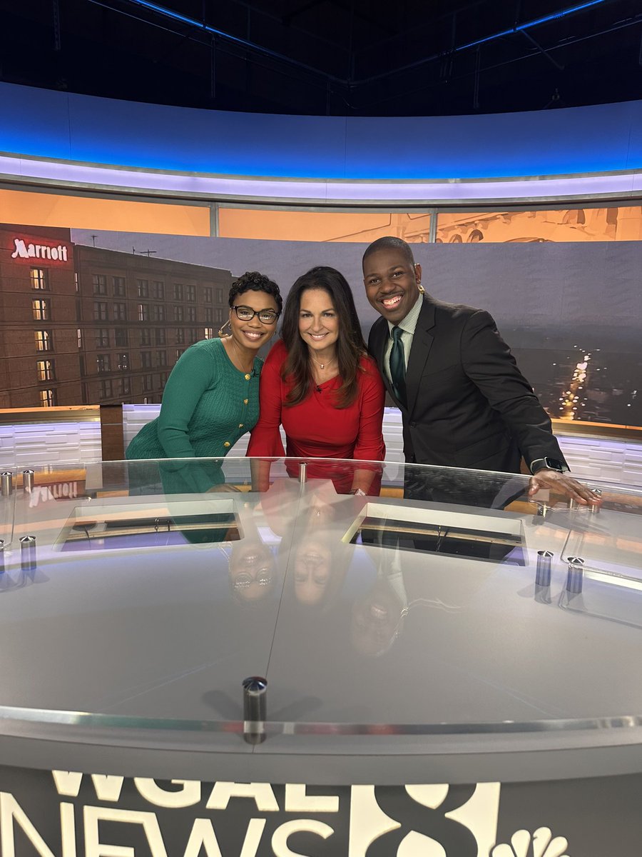 Merry Christmas from the morning team! ❤️🎄❤️ <a href="/MichaelFullertv/">Michael Fuller</a> <a href="/GabrielWGAL/">GabrielWGAL</a>